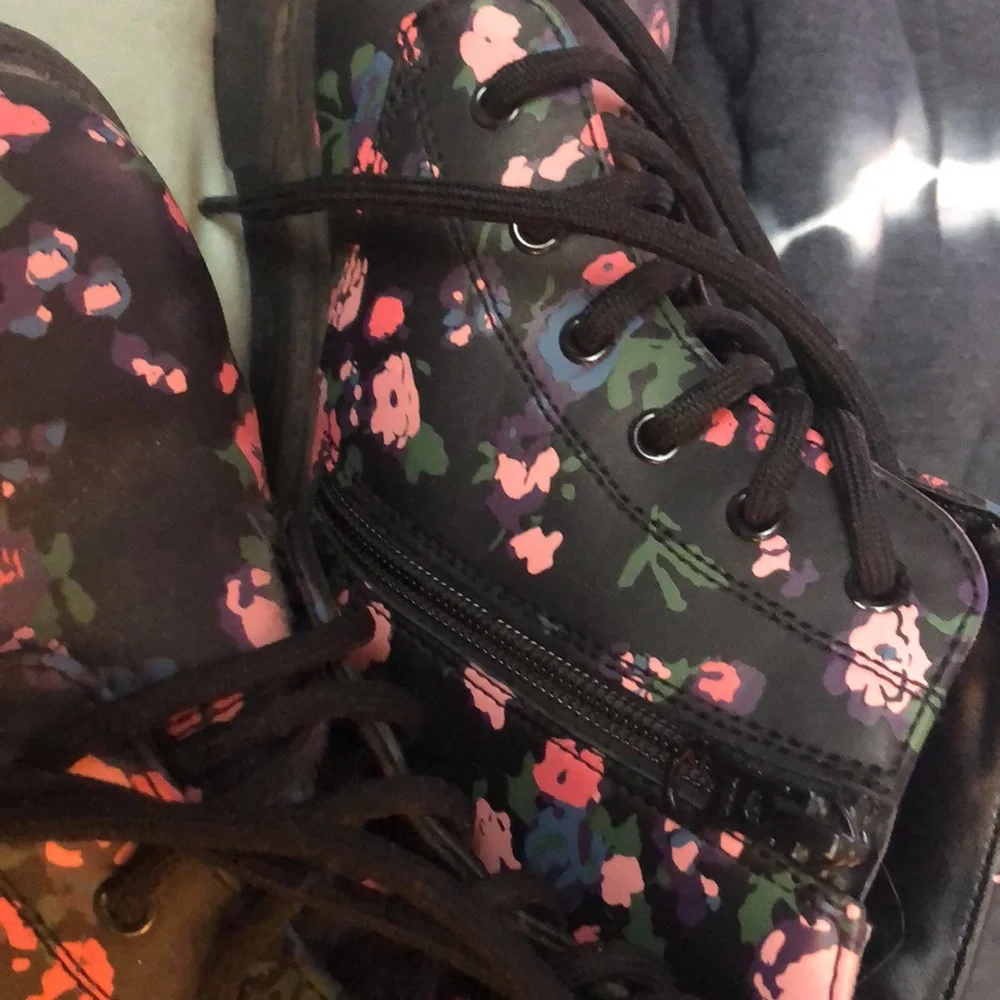 Boots - Picture 2 of 3